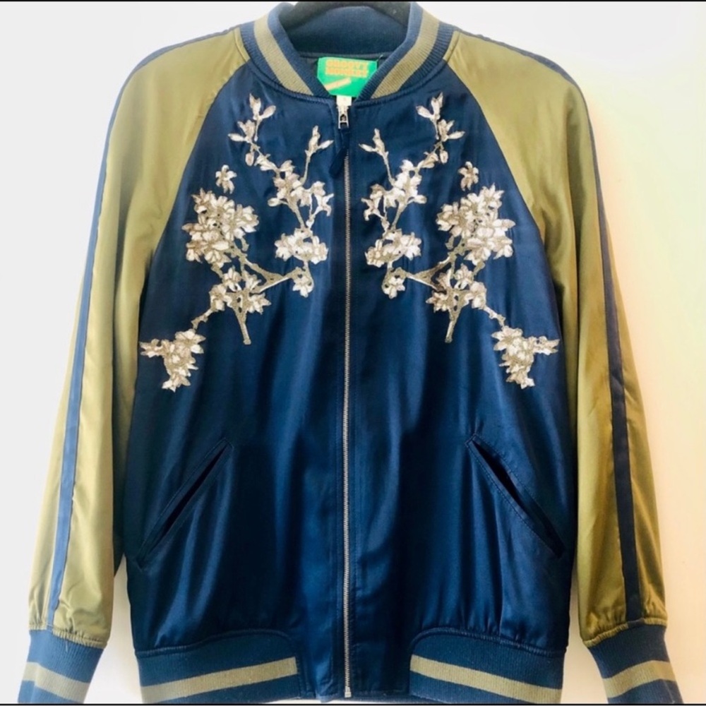 Elegant Floral Embroidered Bomber Jacket - Navy and Olive